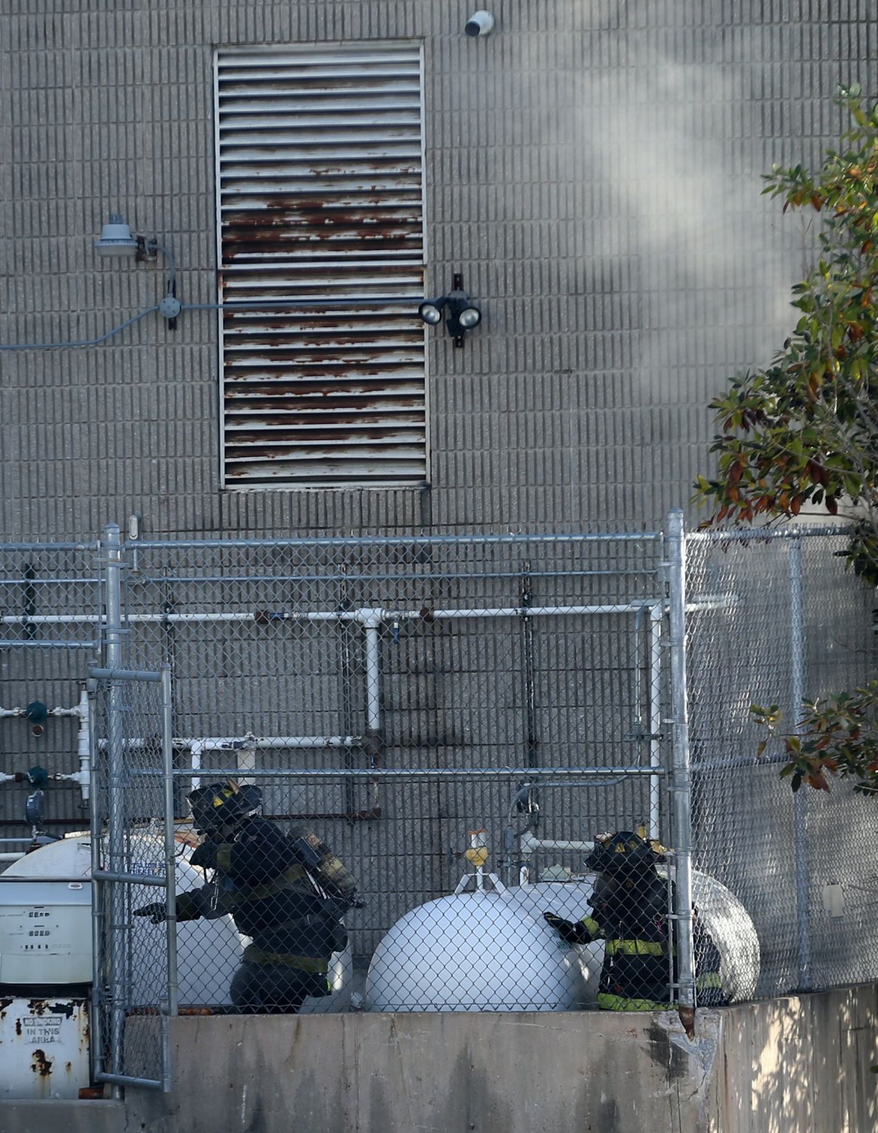 Two firefighters injured near site of chemical leak in St. Louis